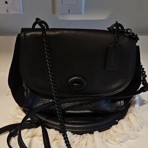 Coach Elegant Black Leather Crossbody Bag